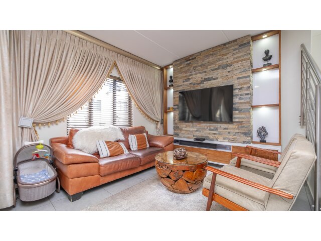 <!--[if BLOCK]><![endif]--> 61 Springwood  Springwood Poplar Avenue, Craigavon AH,  Sandton <!--[if ENDBLOCK]><![endif]-->